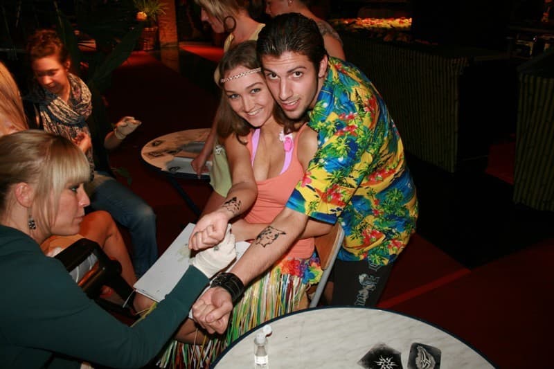 Airbrush Tattoo / Logo / Glitzer / Firmenlogo / Kinder Tattoo / Kids