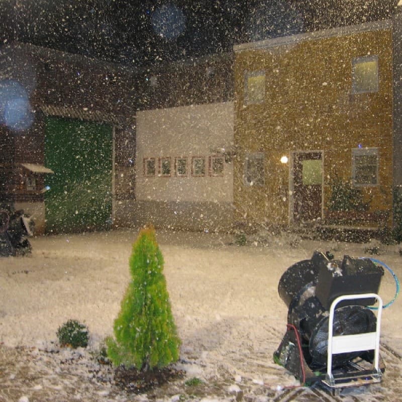 Schneekanone / Schneemaschine / Schnee-Effekt auf Fluidbasis – 4
