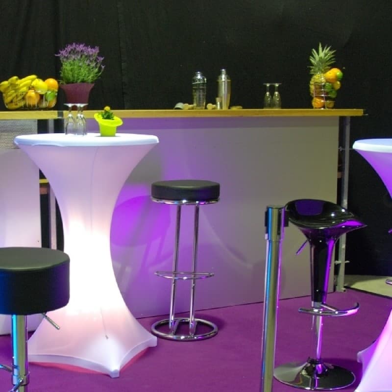 Cocktailbars, unterschiedliche Ausführungen – 3