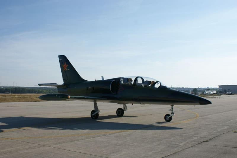 L-39 Kampfjet fliegen in Spanien – 3