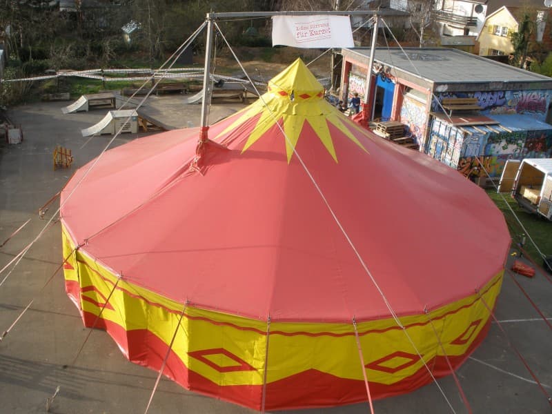 Zirkuszelt mit 14 m 156qm – 2