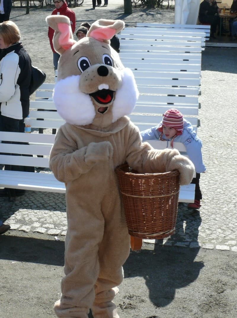 Laufkostüme Osterhase hellbraun , Hasenkostüm , Osterhasen Animation , Paradekostüm – 2