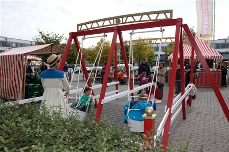 Nostalgischer Jahrmarkt , Jahrmarkt , Drehorgel , Flohzirkus , Marktstände , Jahrmarktspiele – 3