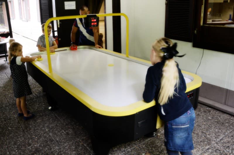 Airhockey Airhockeytisch - leihen Sie sich das lustige Actionspiel – 2