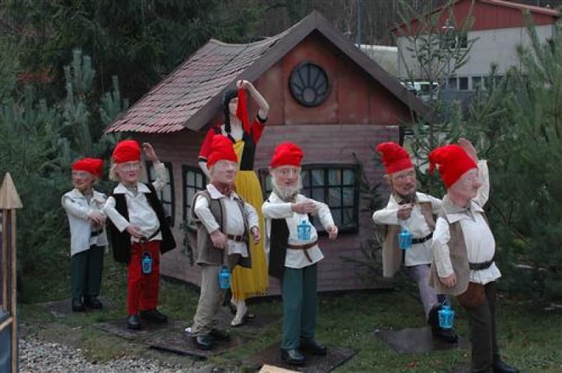 Märchenszene 7 Zwerge mit Schneewittchen , Märchen Dekoration , Weihnachten – 2
