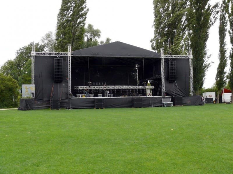 Bühne 12x10 m