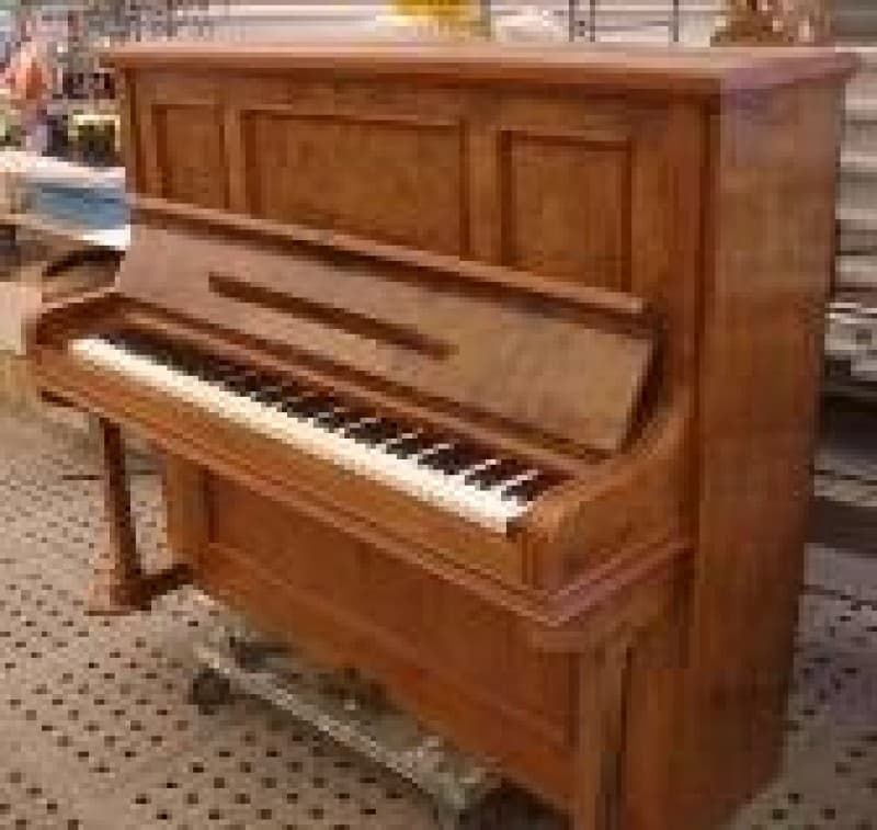 Klavier Attrappe