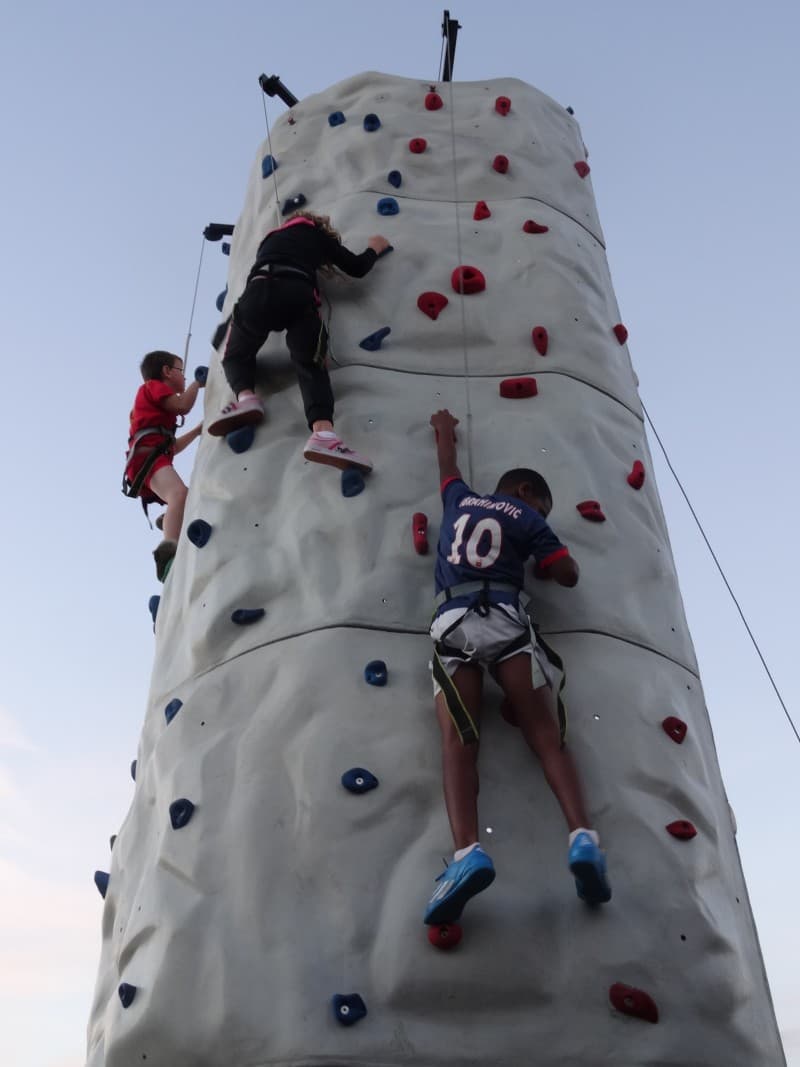 Mobilen 3 - persons Kletterturm für ihr Event mieten