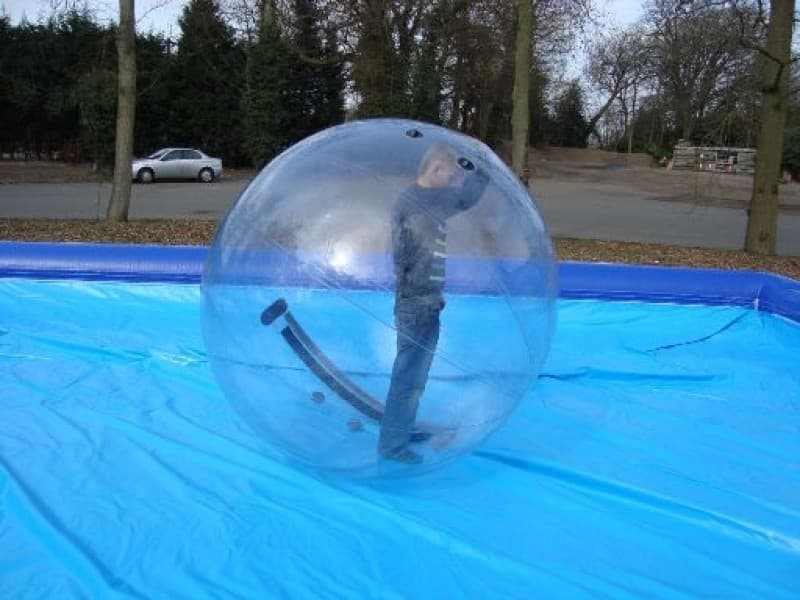 Zorbingbälle und mobiler Pool – 2