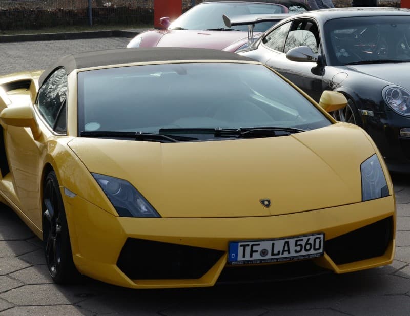 Lamborghini LP 560 Gelb Spider