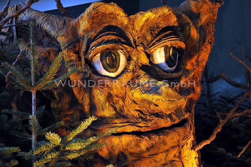 Märchenbaum Eiche, Baum mit Augen und Mund – 4