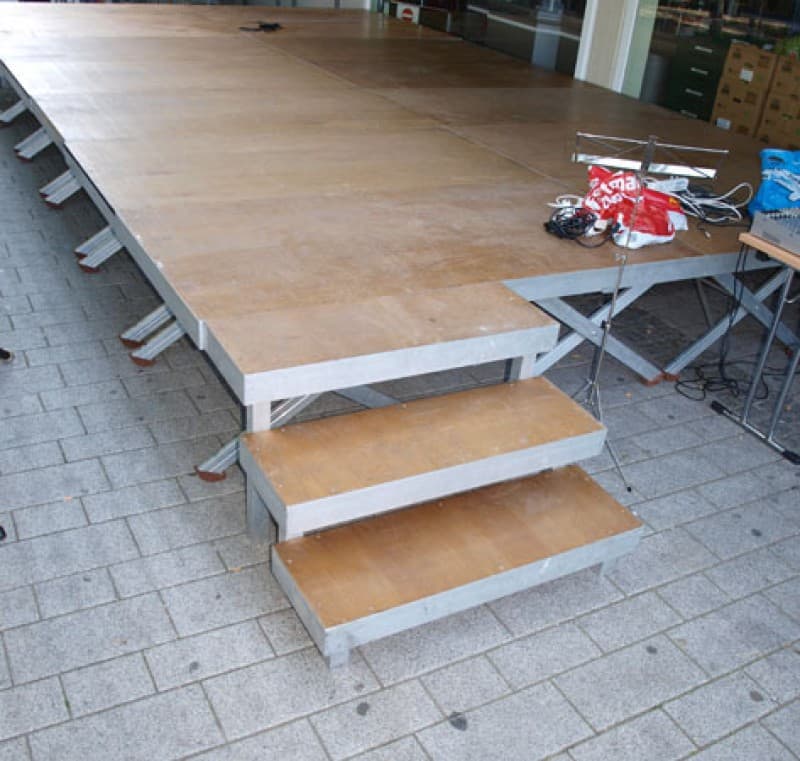 Bühnenpodest / Bühnenelement 1 x 2 m – 2