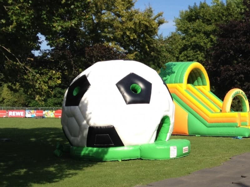 Hüpfburg Fussball / Fußball / Springburg / Luftkissen / Luftburg / Ball  – 2