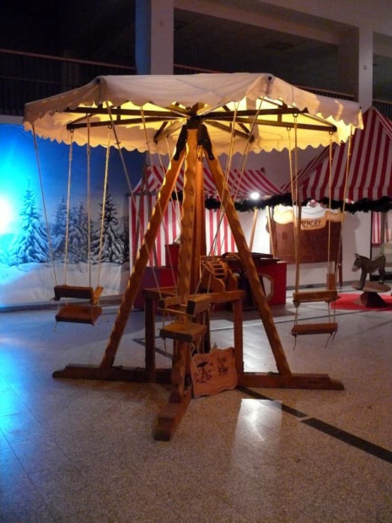 Mittelalter Karussell , Handkurbel Karussell , Jahrmarkt – 4