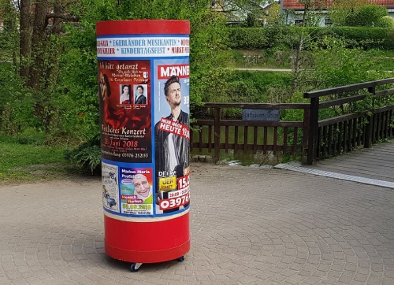 Laufende Litfaßsäule , Werbe Aktion – 2