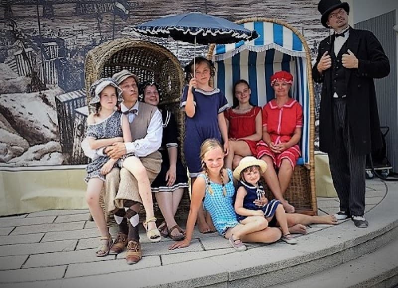 Badeleben  Ausstellung , Badekarren , historische Strandkörbe – 2