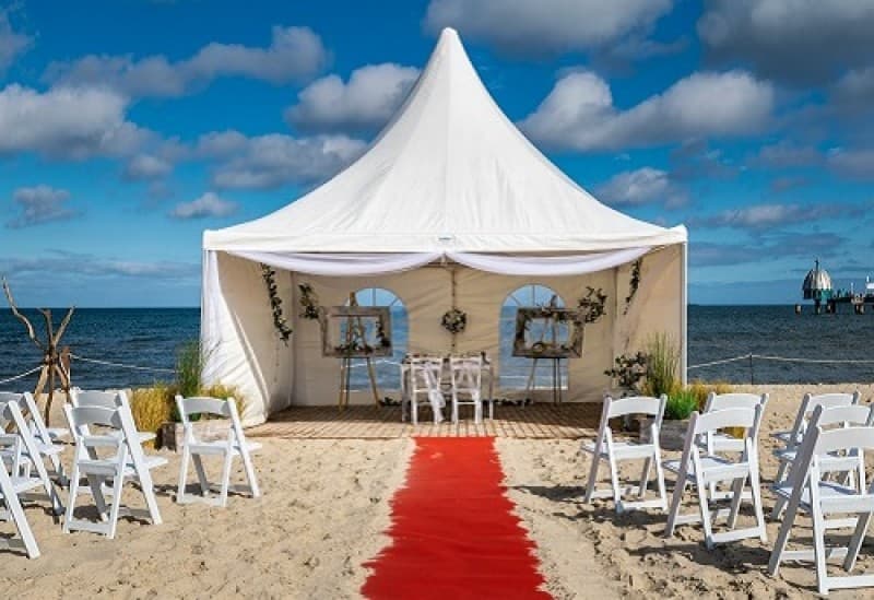 Hochzeitsstühle, weiße Stühle, Klappstühle, Hochzeit – 4