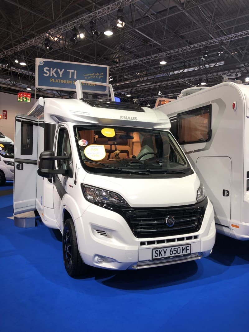 ab 125,00 €Wohnmobil mieten, Camper, Knaus  650 MEG für bis zu 3 Personen, TV, Standklima – 2