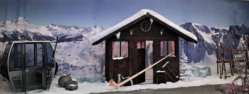 Urige Skihütten, Wander - und Almhütten Fassaden- Kulissen von www.ideko.de