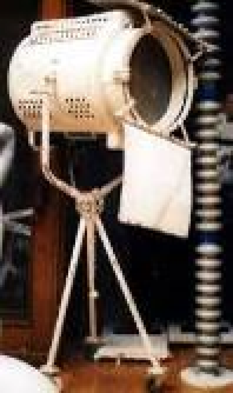 Bühnenscheinwerfer / Filmscheinwerfer / Bühnenstrahler – 4