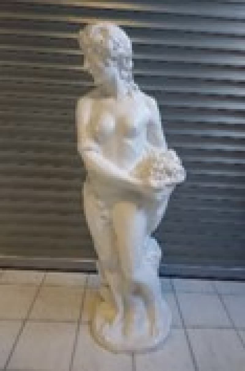 Helena Figur