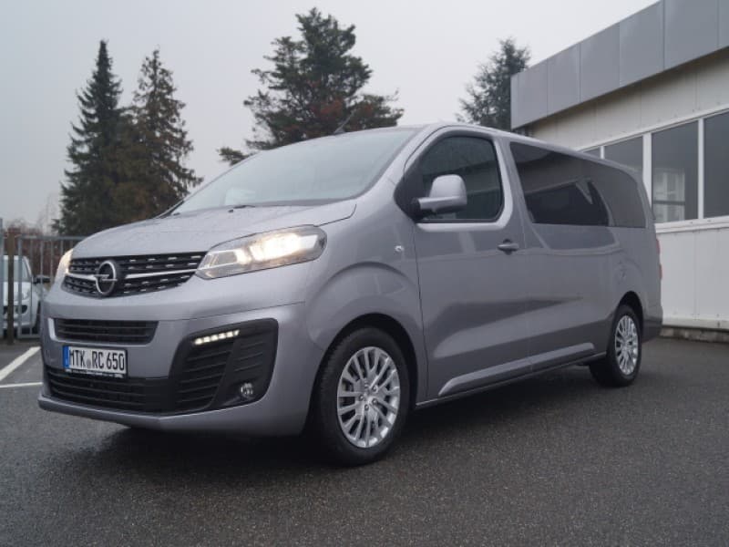 Opel Vivaro Combi 9-Sitzer