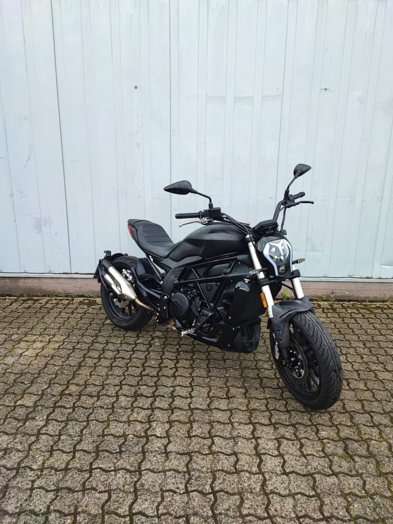 Motorrad Benelli 502 C – 4