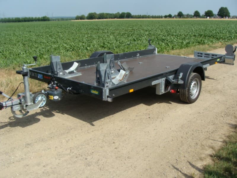 Absenkbarer 3er Motorradanhänger gebremst 1800 kg – 100 km/h 3750 x 1800 x 150 Nutzlast ca. 1310 kg – 5