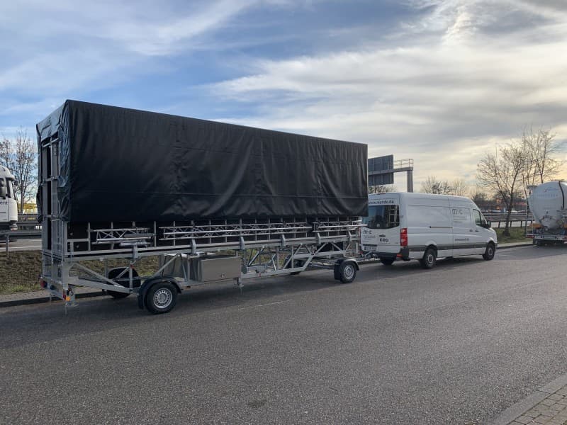 Trailerbühne / Anhängerbühne 8,00m x 6,10m, 48qm Stagemobil XL – 2