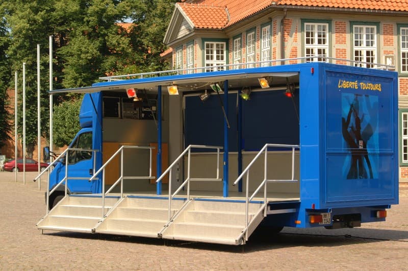 Stagetruck / Show-, Promotion- und Bühnentruck / mobile Bühne / mobiler Shop / Roadshow-Mobil