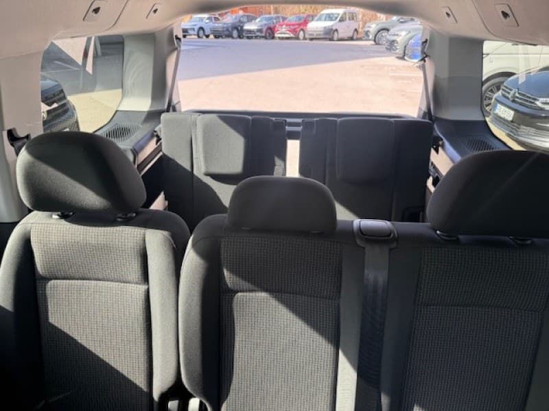 VW Caddy Maxi 7-Sitzer mit Anhängerkupplung – 4