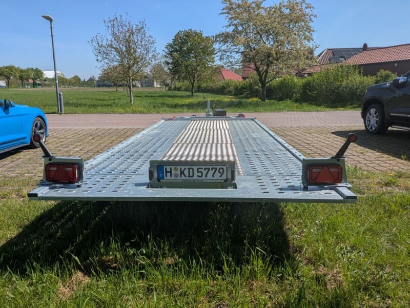 Autoanhänger zum Verleih oder mit Zugfahrzeug und Fahrer – 2