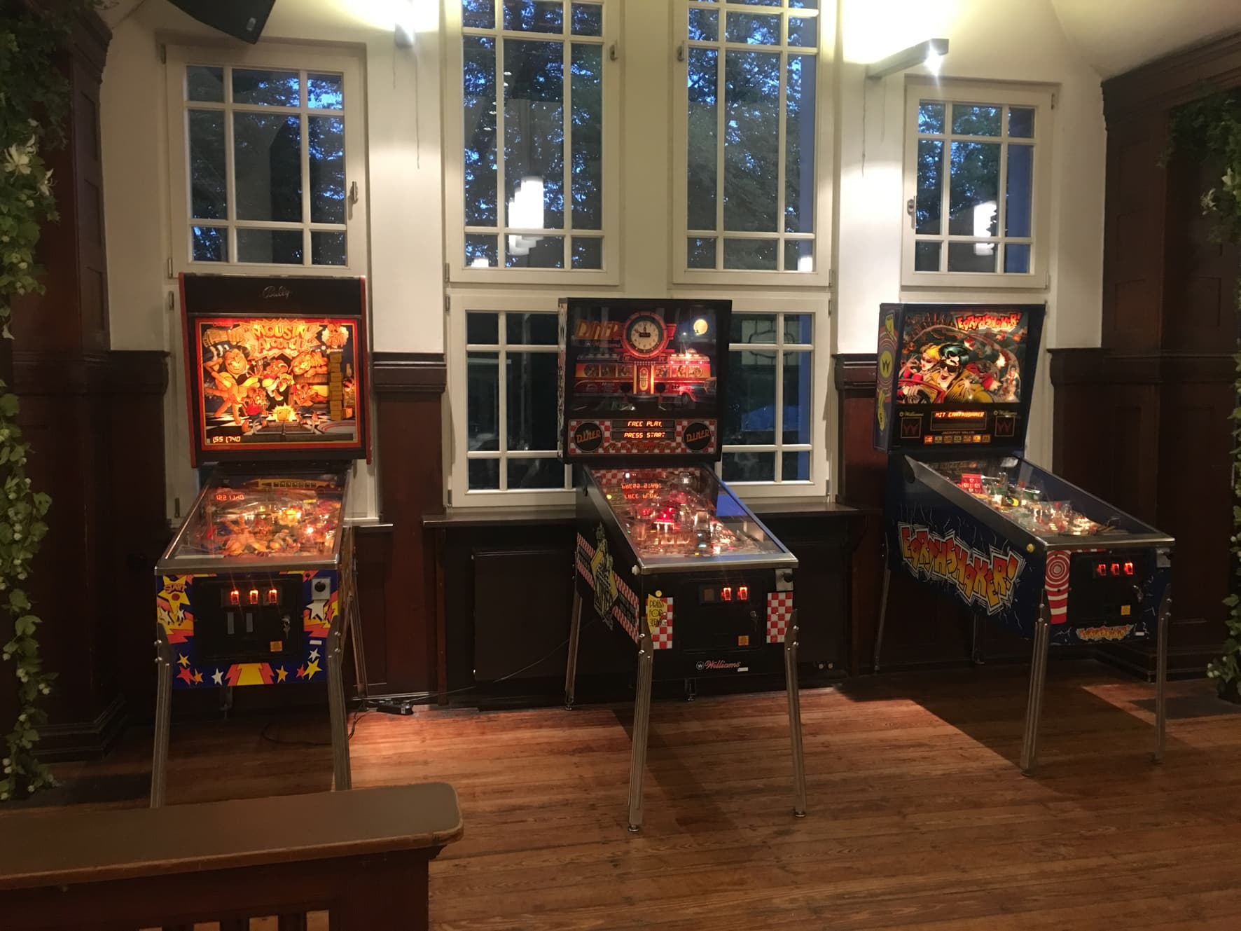 FLIPPER / PINBALL - DIVERSE MODELLE VERFÜGBAR! – 2