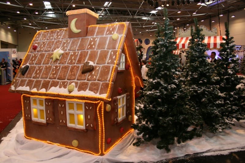 Deko - Lebkuchenhaus XXL (2,5m x 2m x 2m)