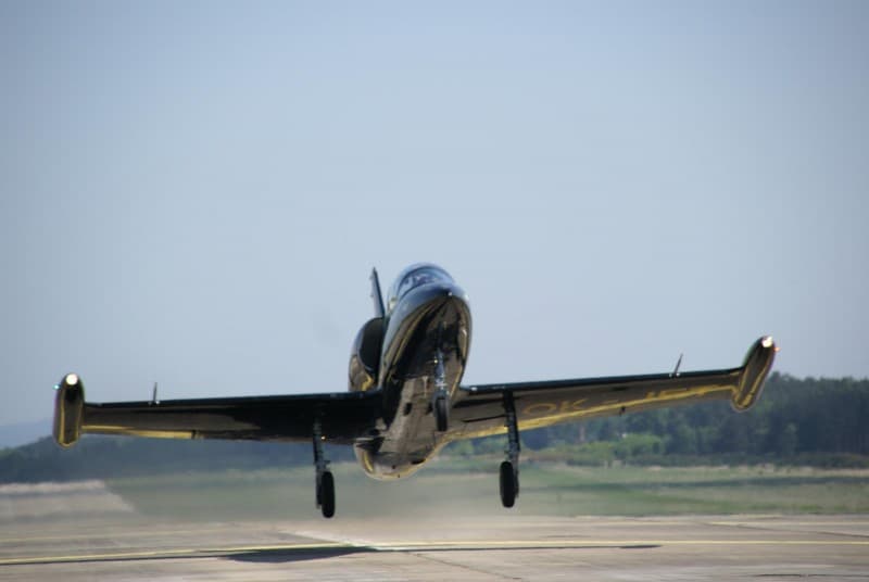 Kampfjet fliegen in Pilsen, Tschechien