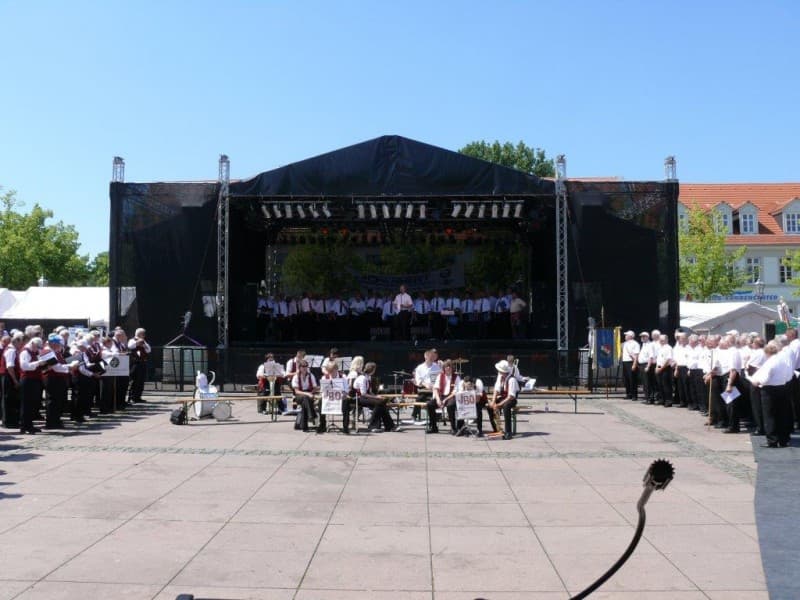 Bühne 10x8 m – 2