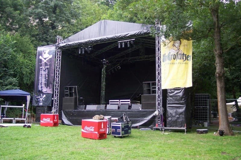 Bühne 8x6 m – 2