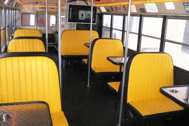 Partybus 8 bis 26 Sitzplätze US School Bus-Bar – 2