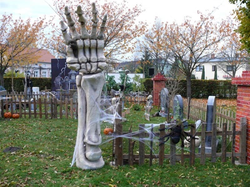 2 Skeletthände Unterarme als Eingang , Halloween Dekoration , Piraten Dekoration – 4