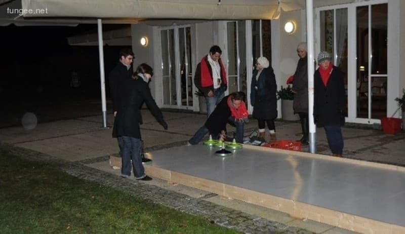 EISSTOCKSCHIEßEN - mobile Eisstockbahn mieten