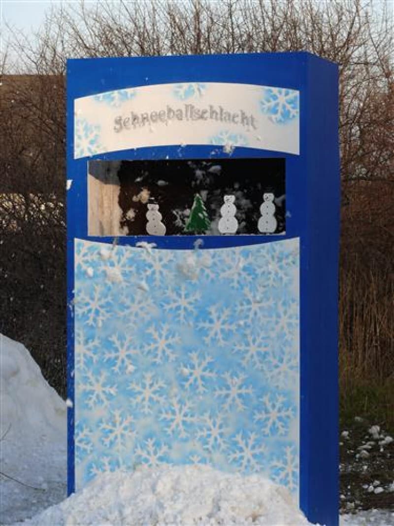 Schneeball werfen , Winterspiele , Weihnachtsmarkt Spiele , Wurfspiel – 2