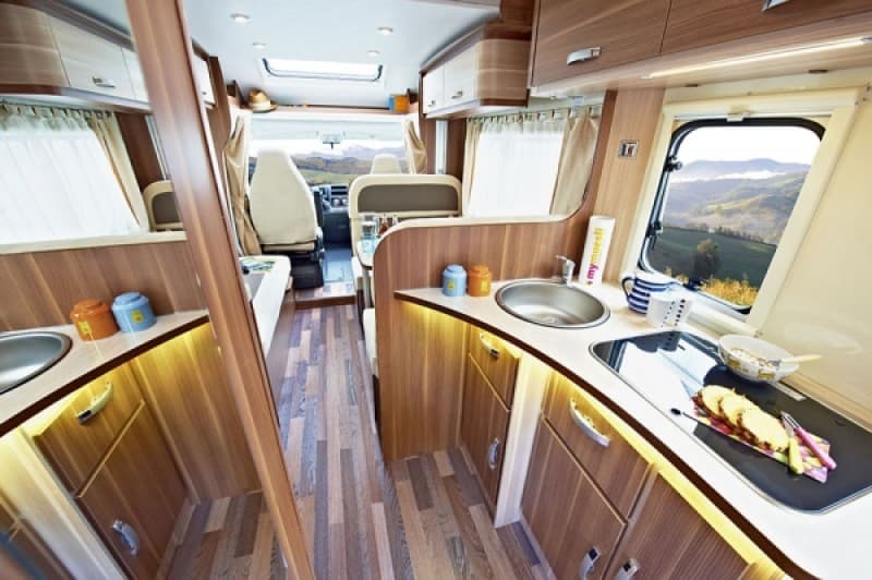 Wohnmobil Alkoven Forster A 699 – 3