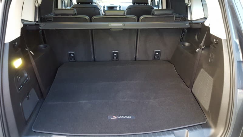 Hochwertiger Ford S-Max mit starken 180 PS Dieselmotor , Allradantrieb – 4