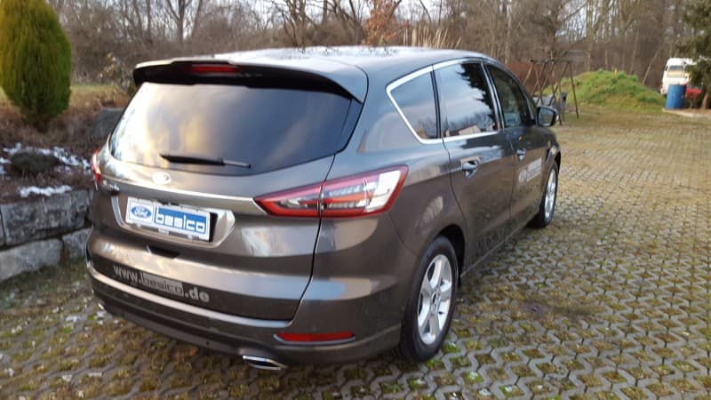 Hochwertiger Ford S-Max mit starken 180 PS Dieselmotor , Allradantrieb – 5