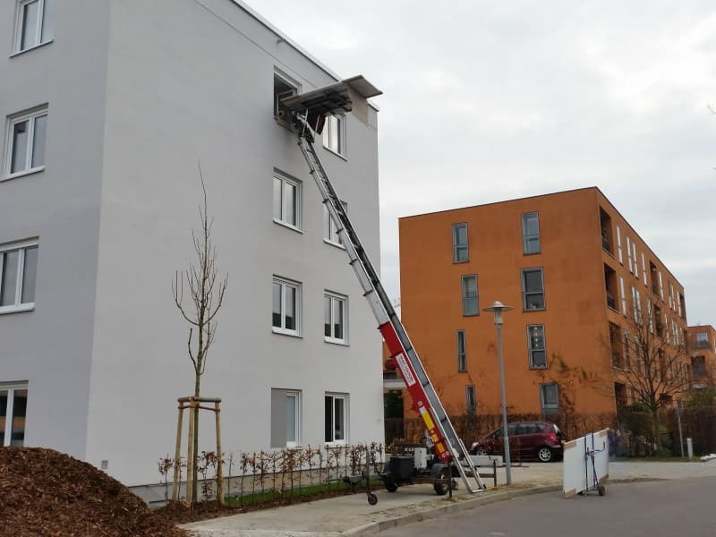 Möbelaufzüge bis 25 Meter Möbelaufzug Möbellift Möbellifte Umzugslift Umzugsaufzug Schrägaufzüge Schrägaufzug Bauaufzug Bauaufzüge Dachdeckeraufzug Dachdeckeraufzüge Aufzug Lift Anhänger Solarlift Photovotaik Flachdachschneider Pappschneider Böcker Paus – 4