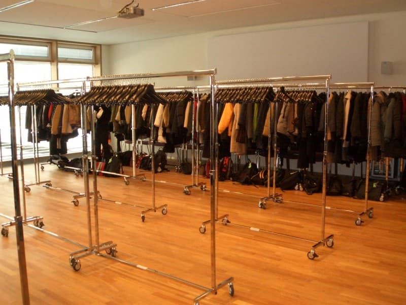 Mobile Garderobenständer, Kleiderständer, Klappständer, Rollständer, Reihengarderobe – 3
