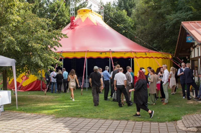 Zirkuszelt 18m Rund - 255qm Grundfläche – 3