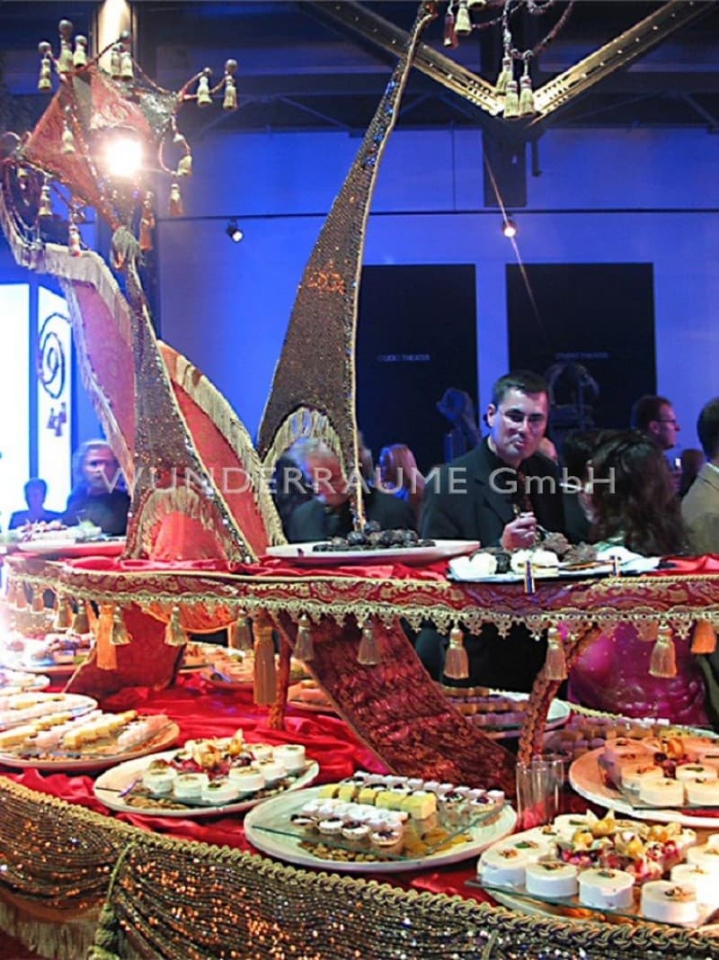 Buffet-Schiff, rot-gold – 2