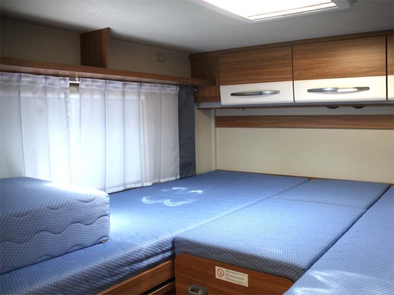 Carado T447 Wohnmobil mit Hubbett – 3