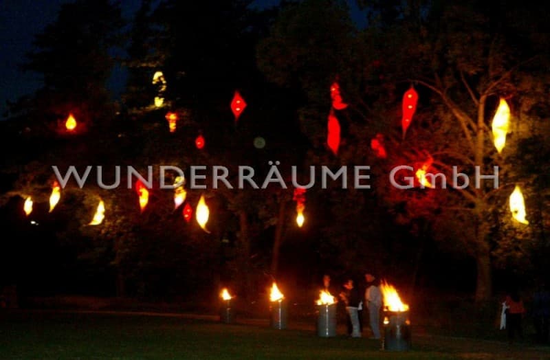 Lichtkokons für Bäume, Fassaden, Säle u.v.m. – 3